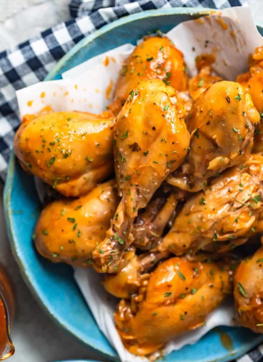 Slow Cooker BBQ Chicken Drumsticks - Easy Chicken Recipes (VIDEO!!)