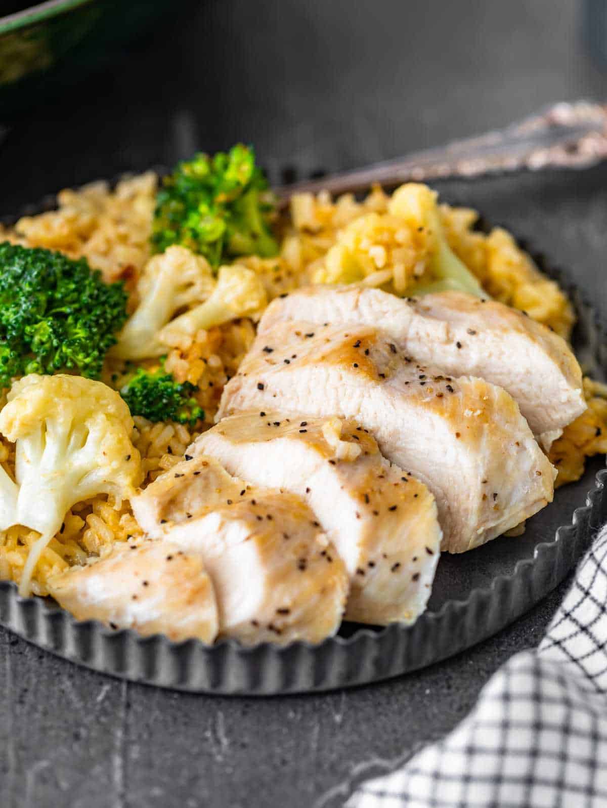 One Pot Cheesy Chicken and Rice sliced chicken