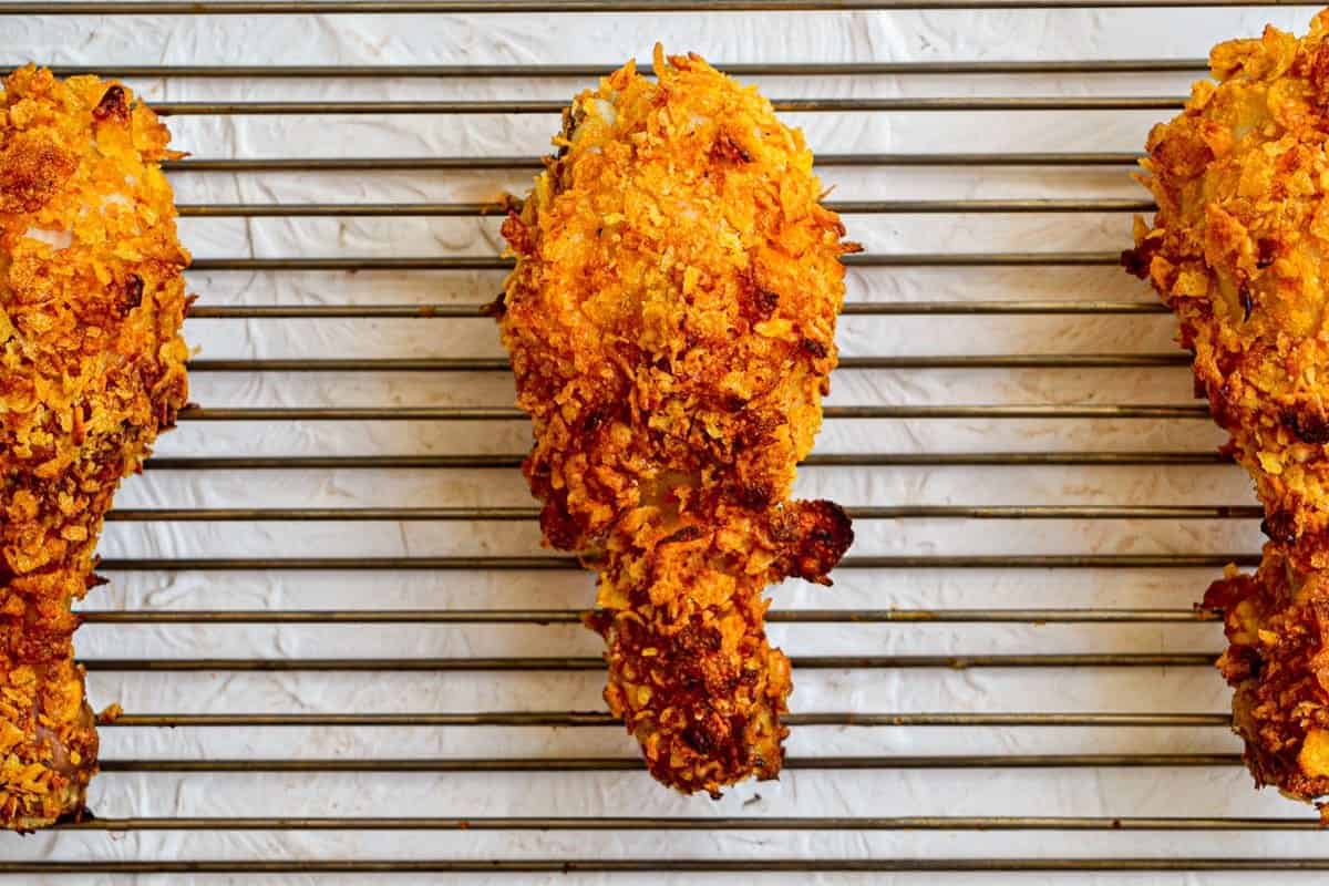 crispy baked chicken drumsticks coated in cornflakes