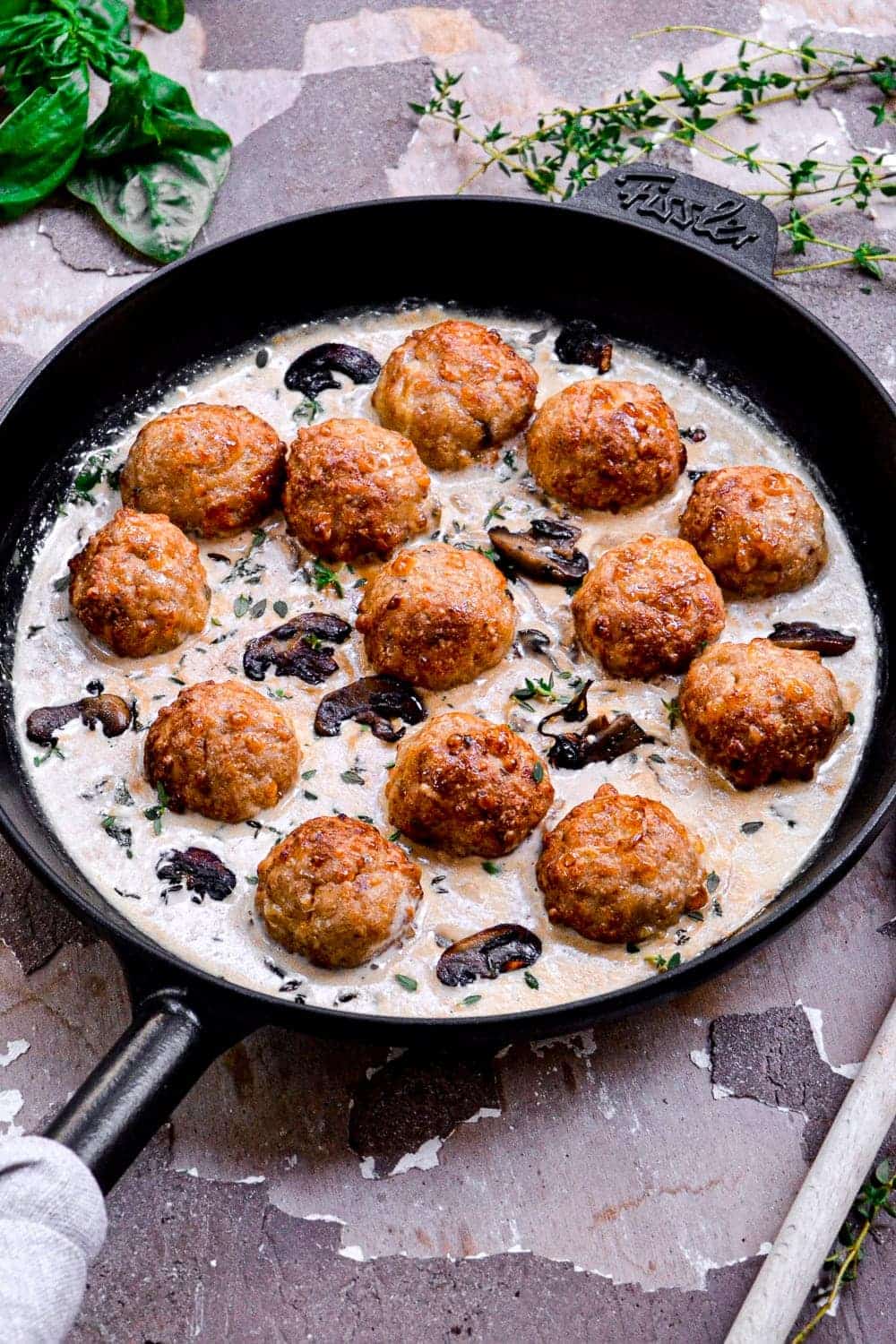 Creamy Chicken Meatballs - Easy Chicken Recipes