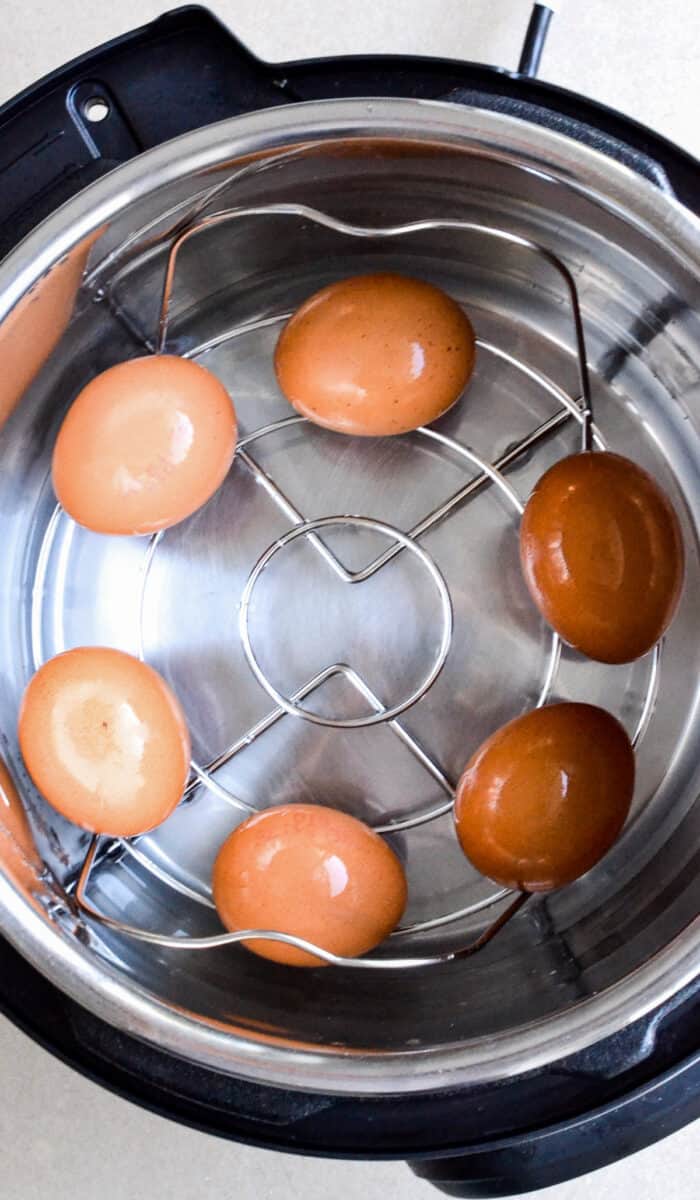 The eggs placed in the instant pot