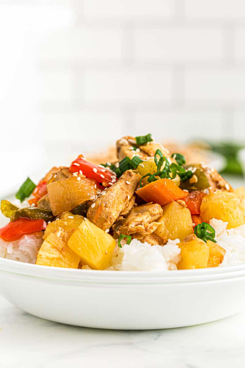 crockpot sweet and sour chicken over rice