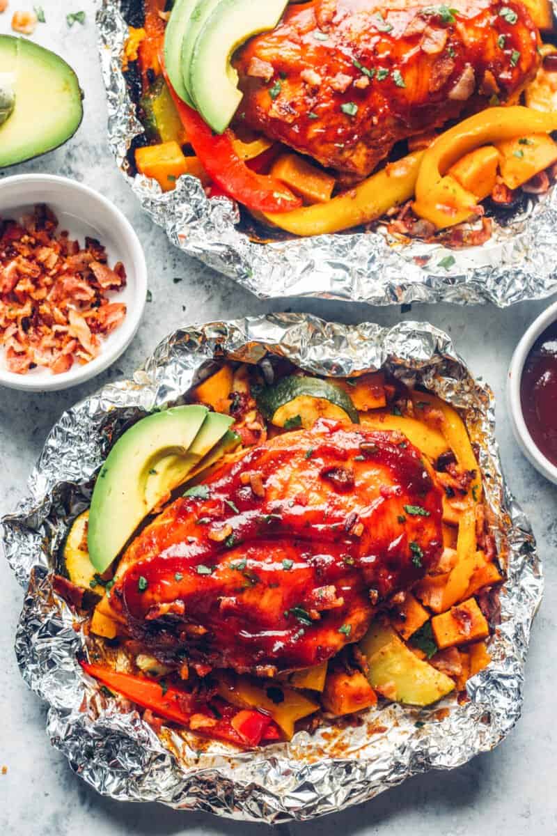 BBQ Chicken Foil Packets (with Veggies!) - Averie Cooks
