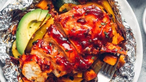 https://easychickenrecipes.com/wp-content/uploads/2022/04/Featured-BBQ-Chicken-Foil-Packs-1-480x270.jpg