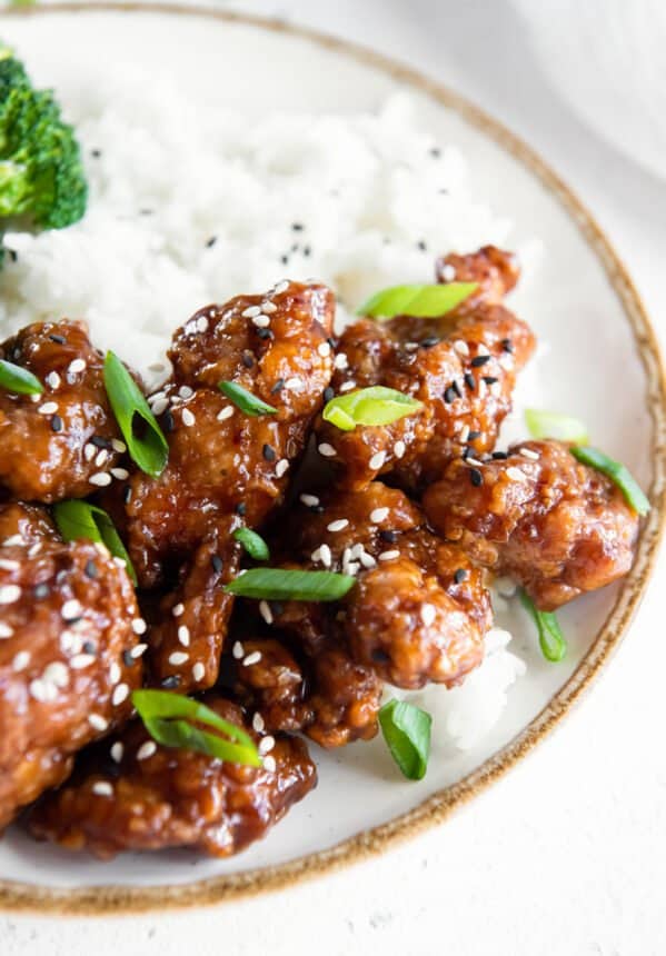 close up of general tsos chicken.