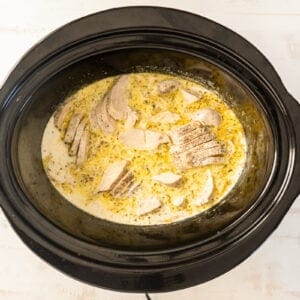 crockpot chicken alfredo in a crockpot.