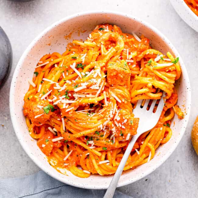 featured crockpot chicken spaghetti.