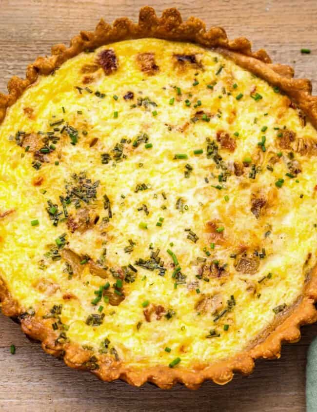 close up on a whole quiche