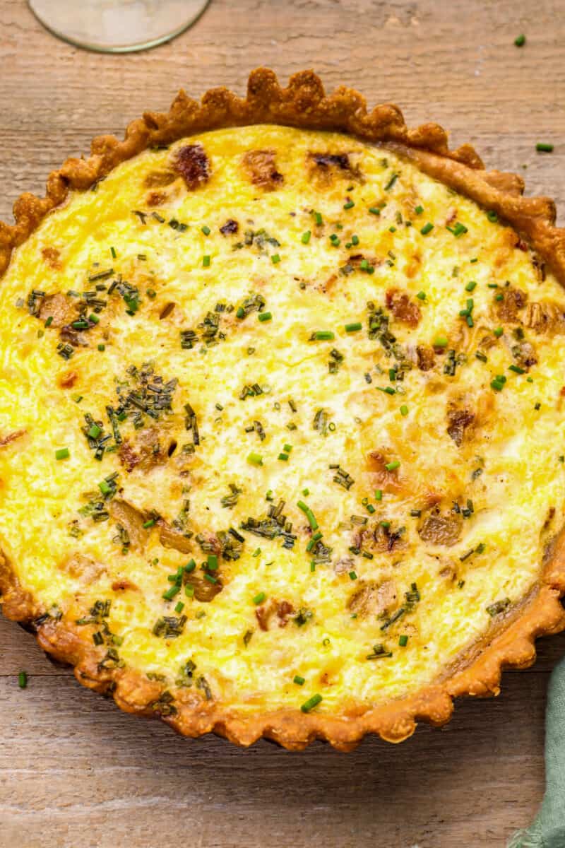 close up on a whole quiche
