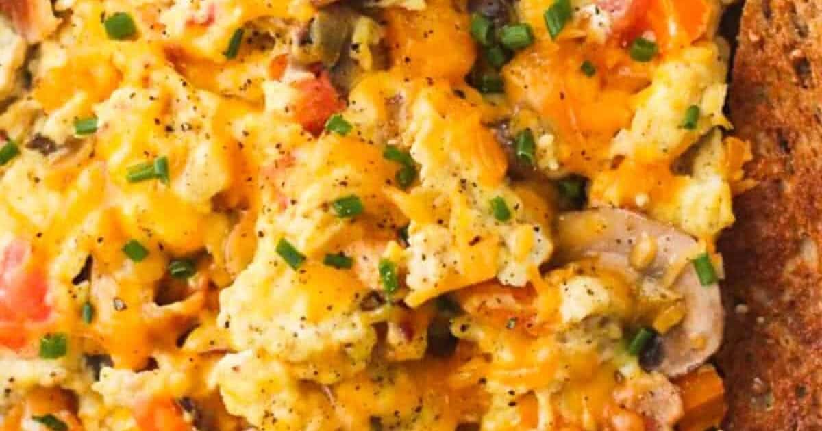 Loaded Scrambled Eggs - Easy Chicken Recipes