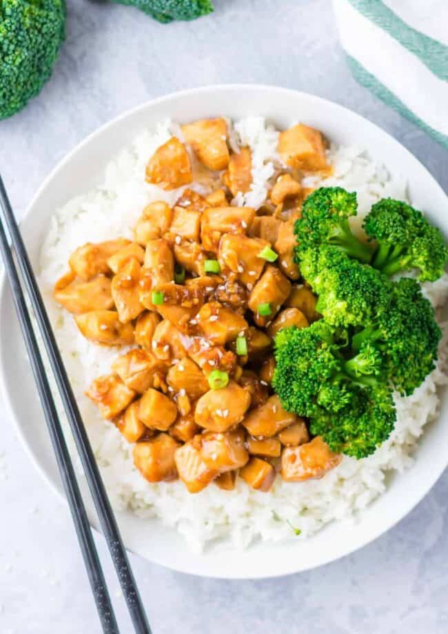 teriyaki chicken over rice with broccoli