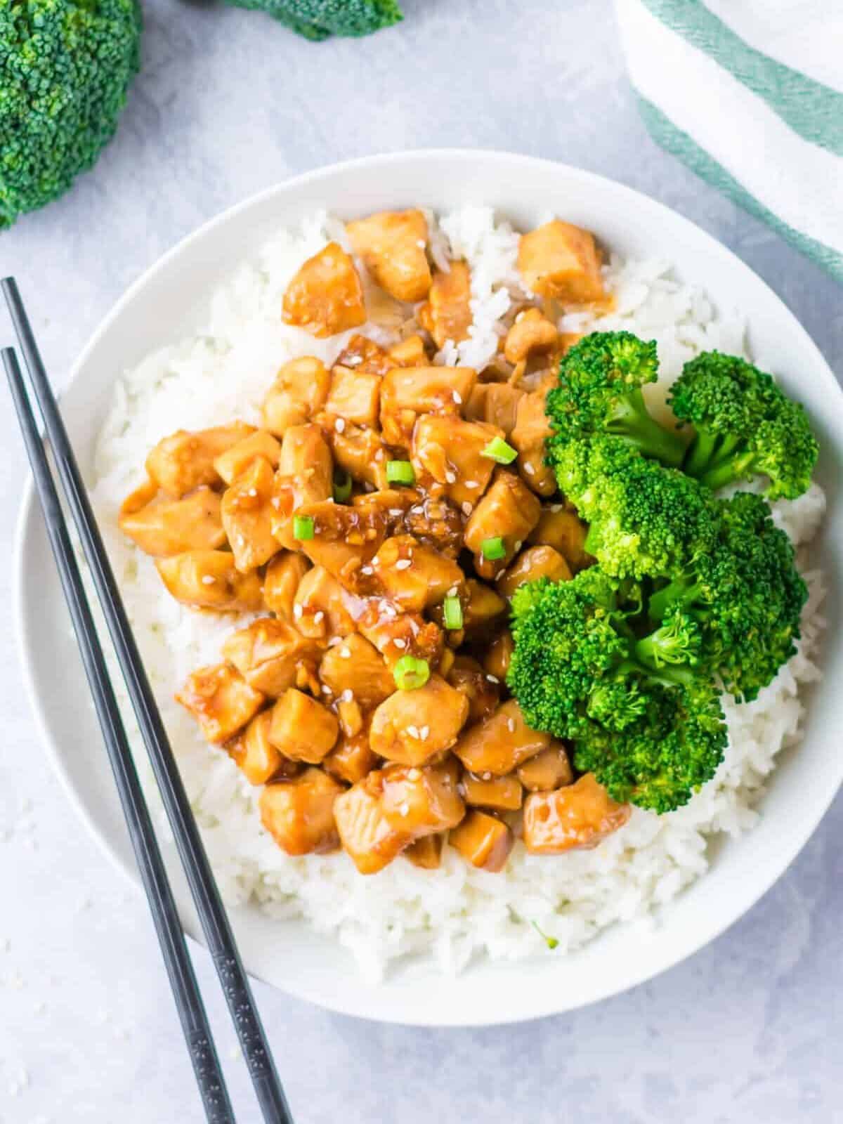teriyaki chicken over rice with broccoli