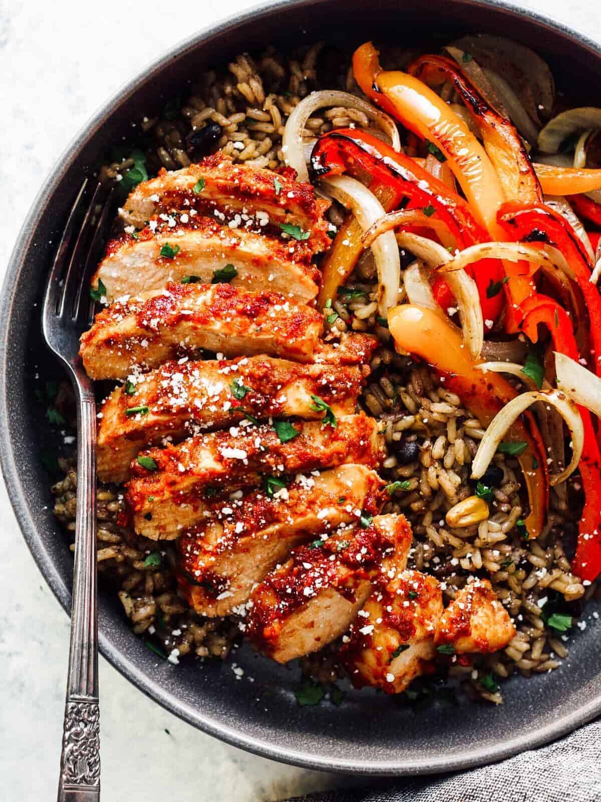 chipotle chicken with rice and peppers