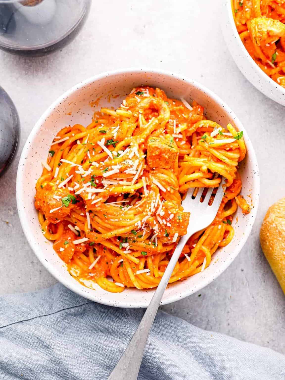 Crockpot Chicken Spaghetti Recipe - Easy Chicken Recipes