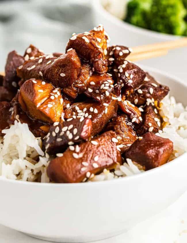 crockpot sesame chicken over white rice