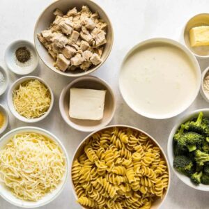 Ingredients for chicken broccoli alfredo bake.