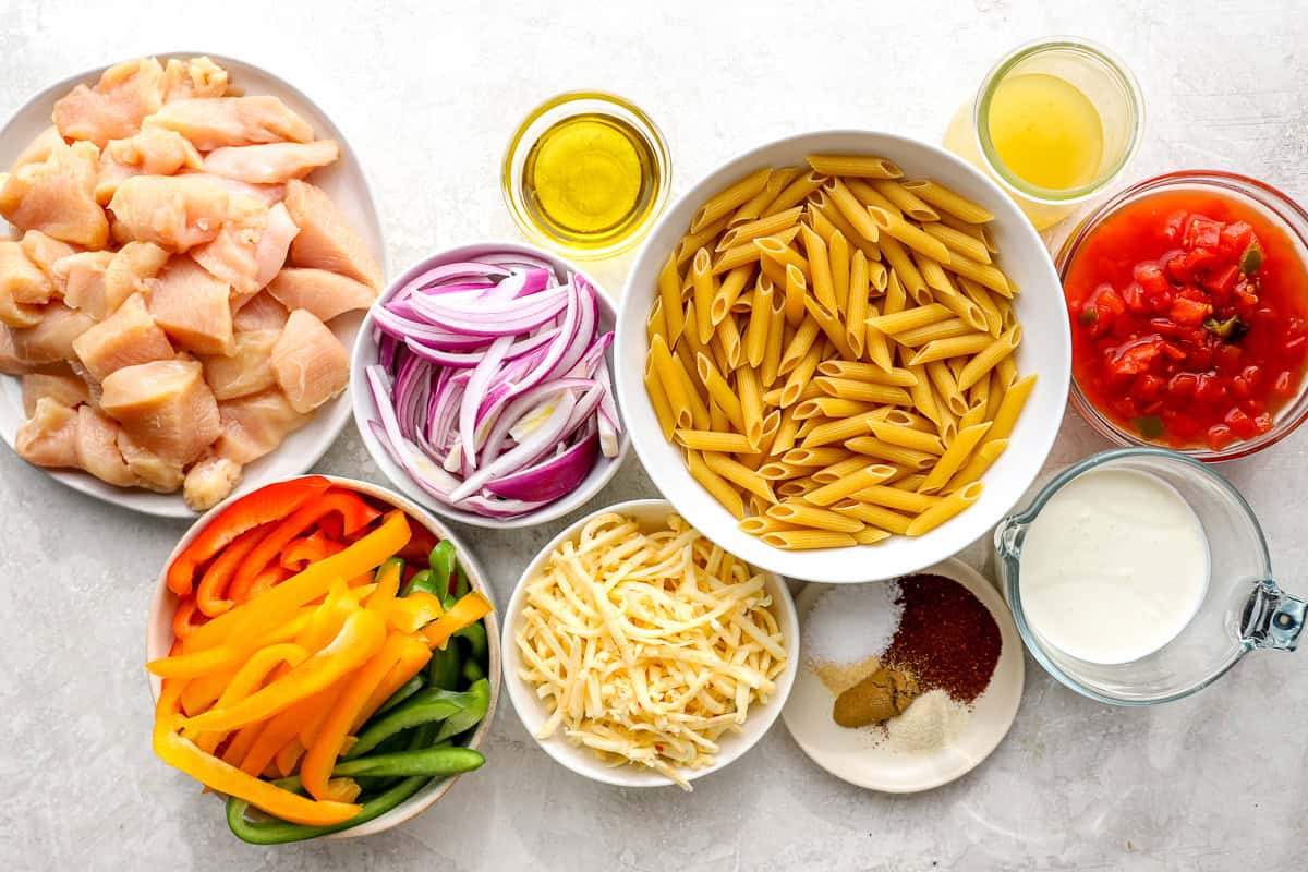 Ingredients for chicken fajita pasta.