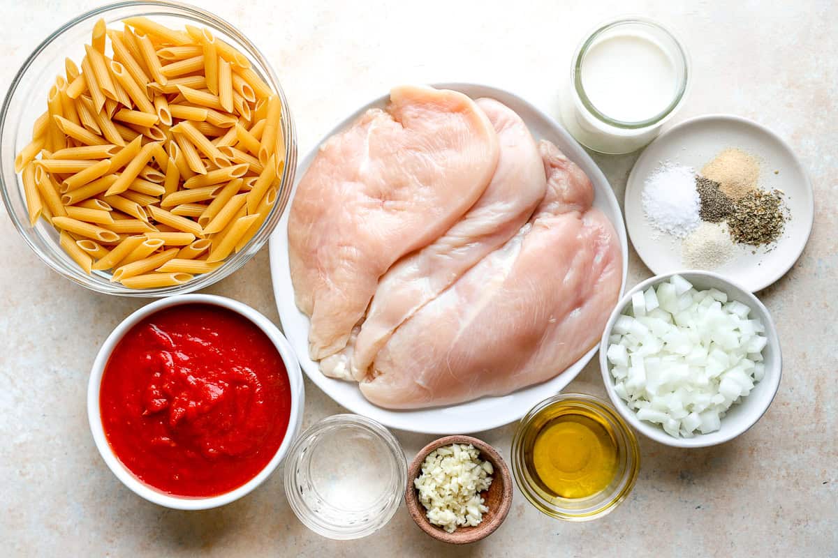 Ingredients for chicken penne alla vodka.