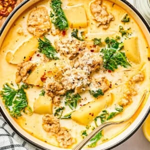 A serving of ground chicken Zuppa Toscana soup.
